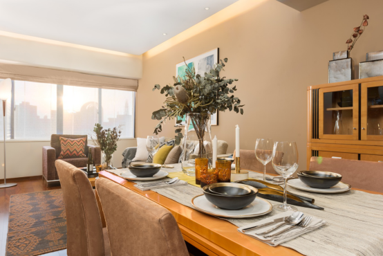 Same compound: Shanghai Centre, 2 bedrooms in Shanghai