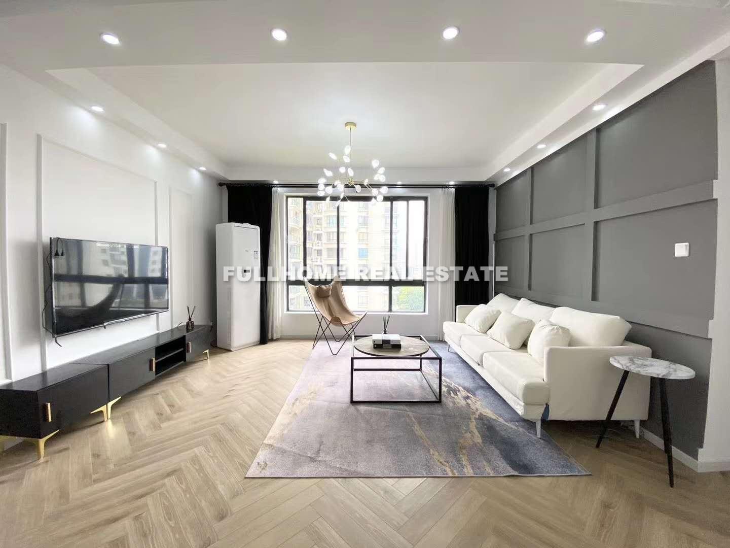 Huangpu Zhongxin City - 3 bedroom apartment in Shanghai, Xintiandi, Downtown