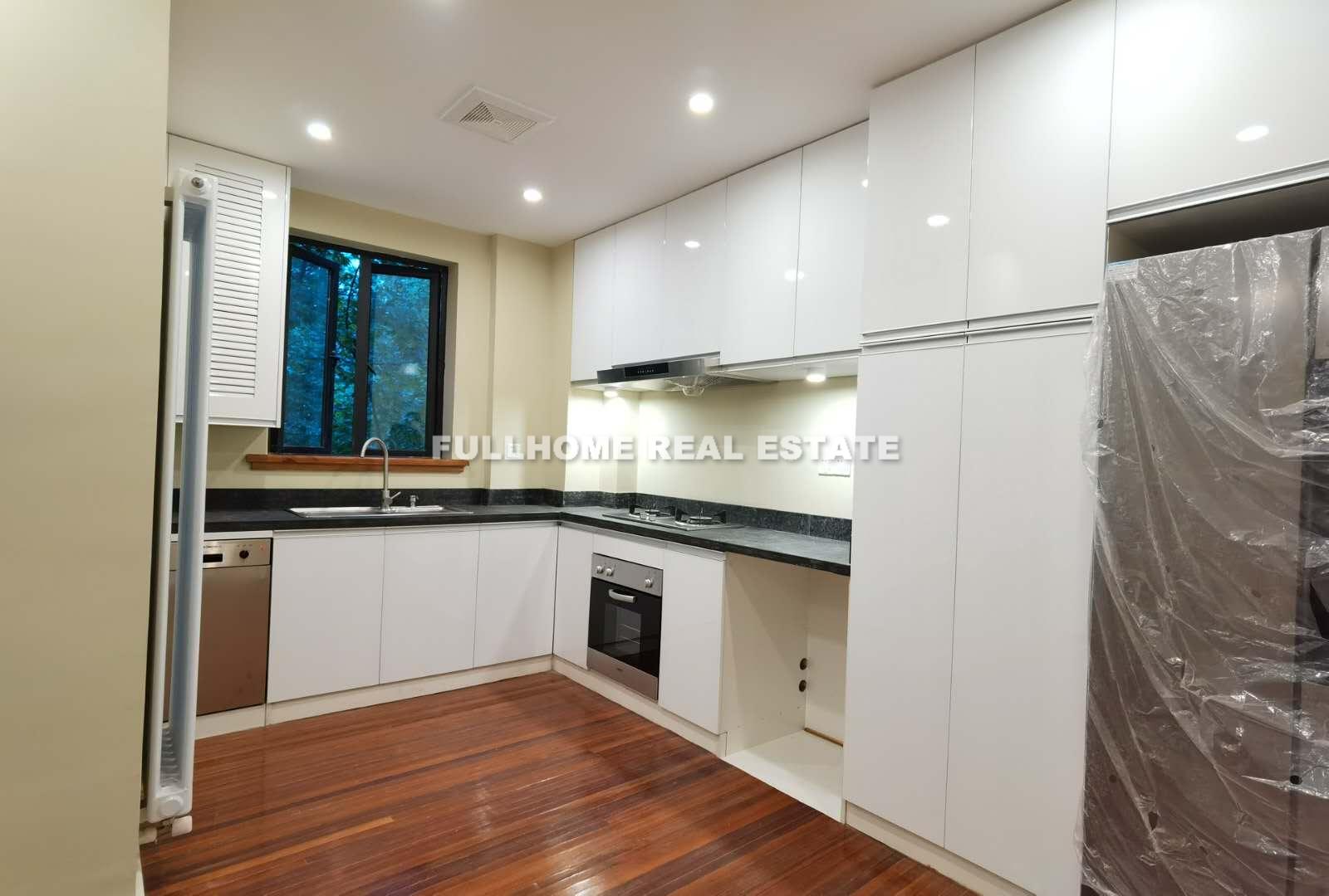 Lane 1-100 Xinle Road Old House - 1 bedroom apartment in Shanghai, FFC, Downtown