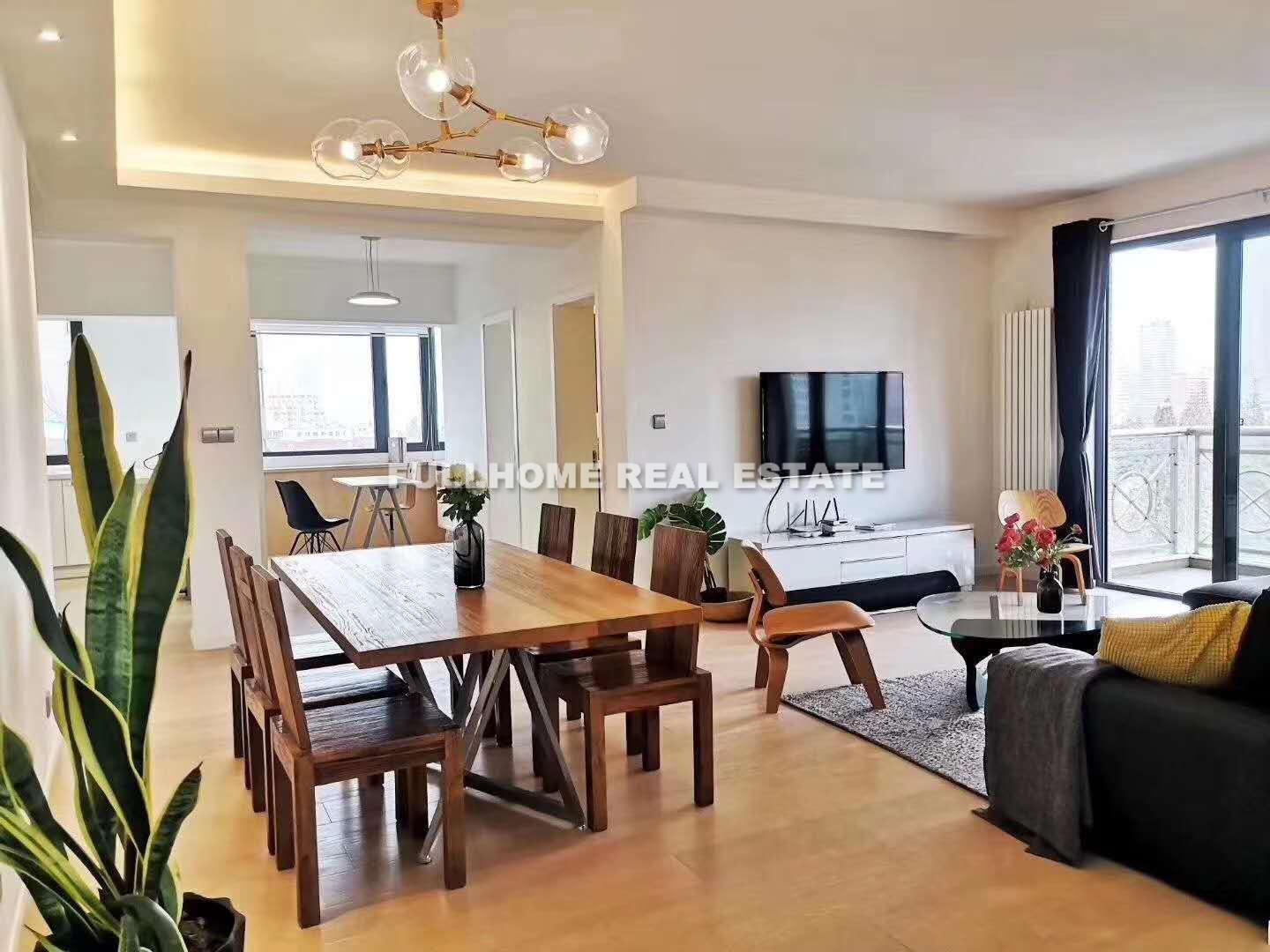 Same compound: Yueyang Apartment, 3 bedrooms in Shanghai