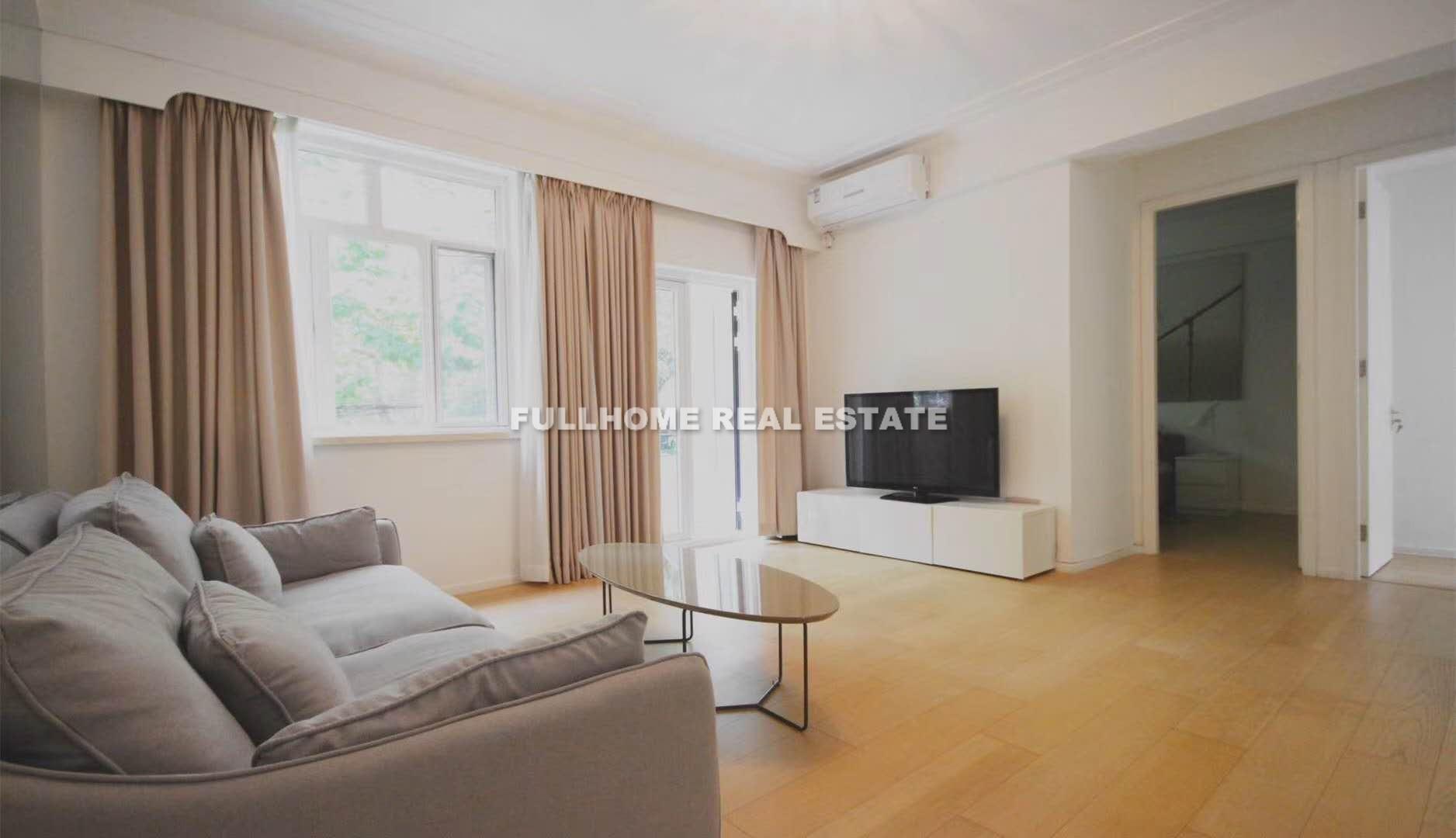 Lane1-500 Wuyuan Road Old House - 2 bedroom apartment in Shanghai, Xujiahui, Downtown