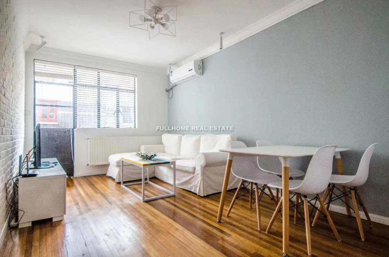 Same compound: Lane 1-200 Yuqing Road Old House, 2 bedrooms in Shanghai