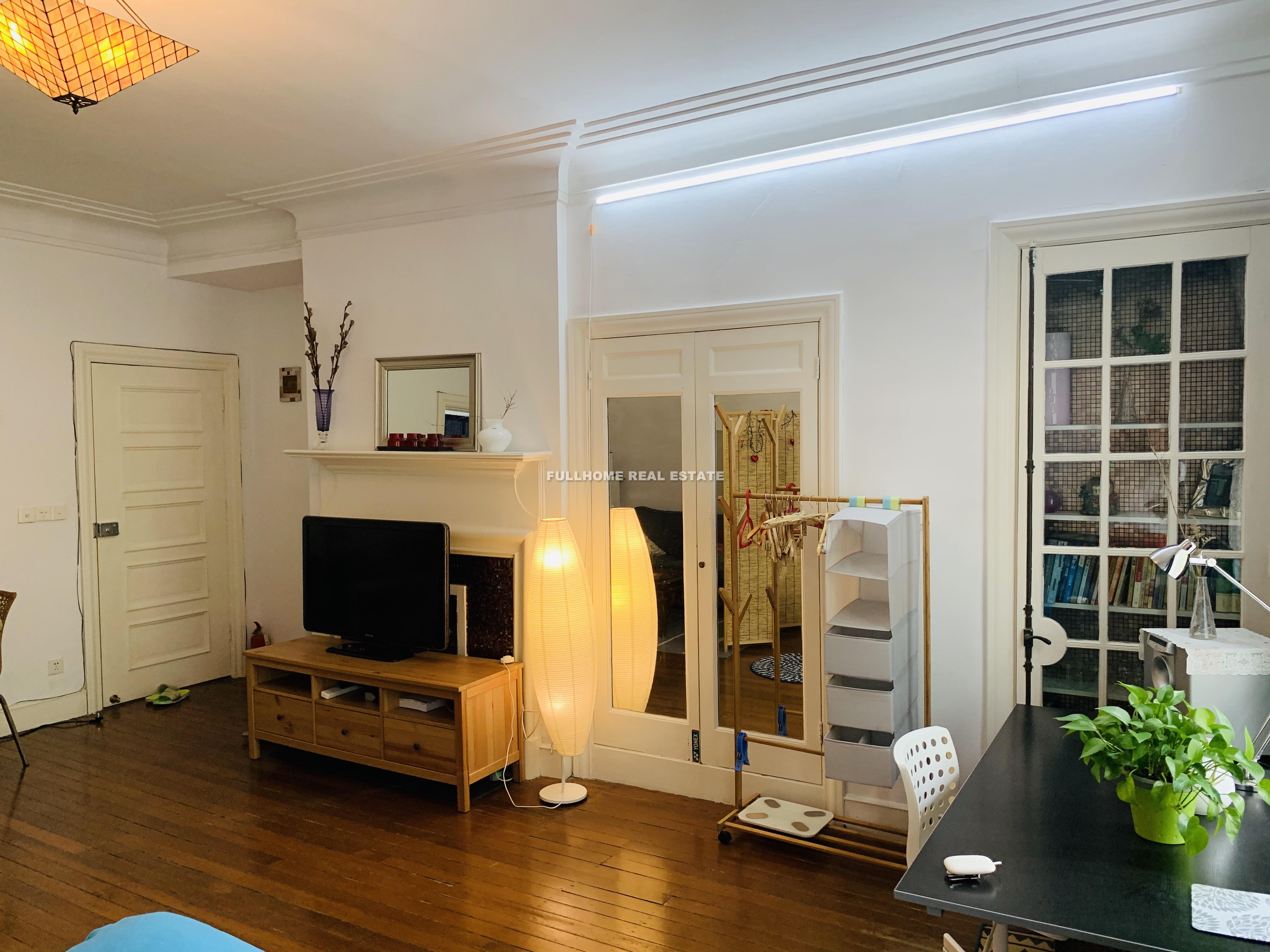 Same compound: Lane 9 Baoqing Road Old House, 1 bedrooms in Shanghai