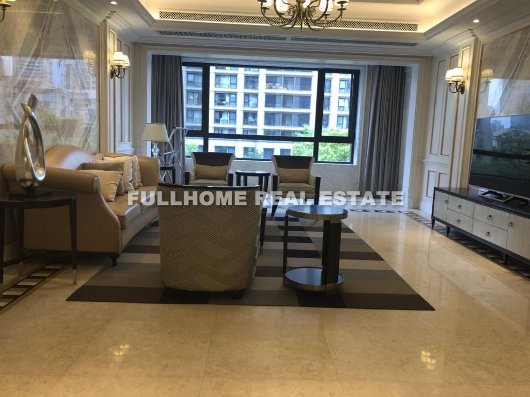 E18 - 4 bedroom apartment in Shanghai, Lujiazui, Pudong