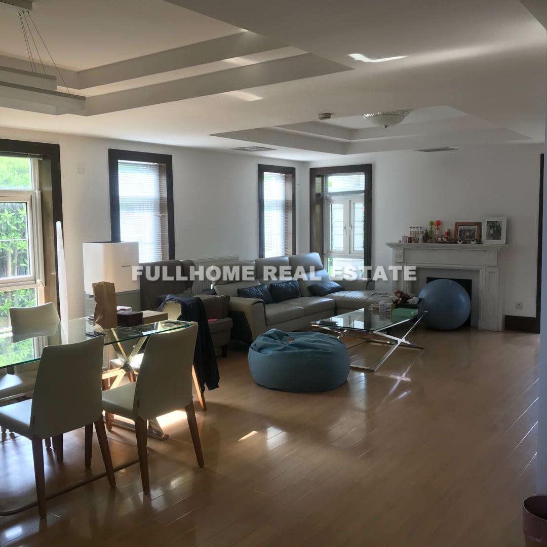 Same compound: Regency Park, 4 bedrooms in Shanghai