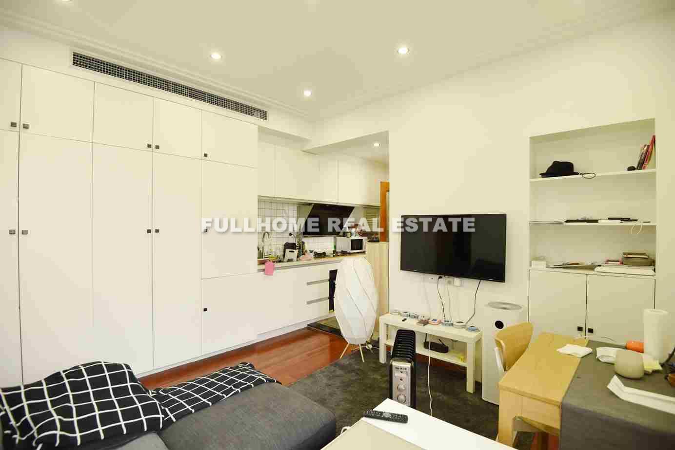Lane 100-300 Fumin Road Old House - 1 bedroom apartment in Shanghai, Jing An, Downtown
