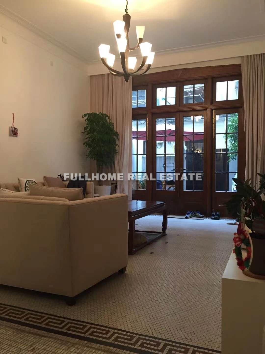 Lane 1-999Yuyuan Road Old House - 4 bedroom apartment in Shanghai, Jing An, Downtown