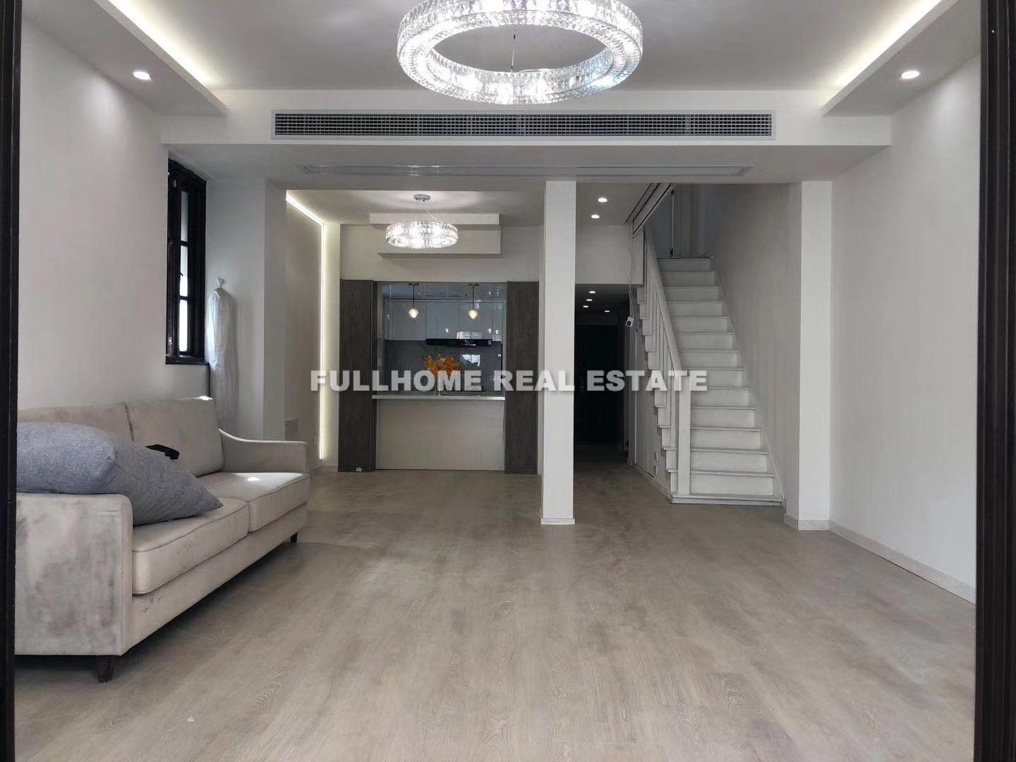 Same compound: An Le Fang, 4 bedrooms in Shanghai