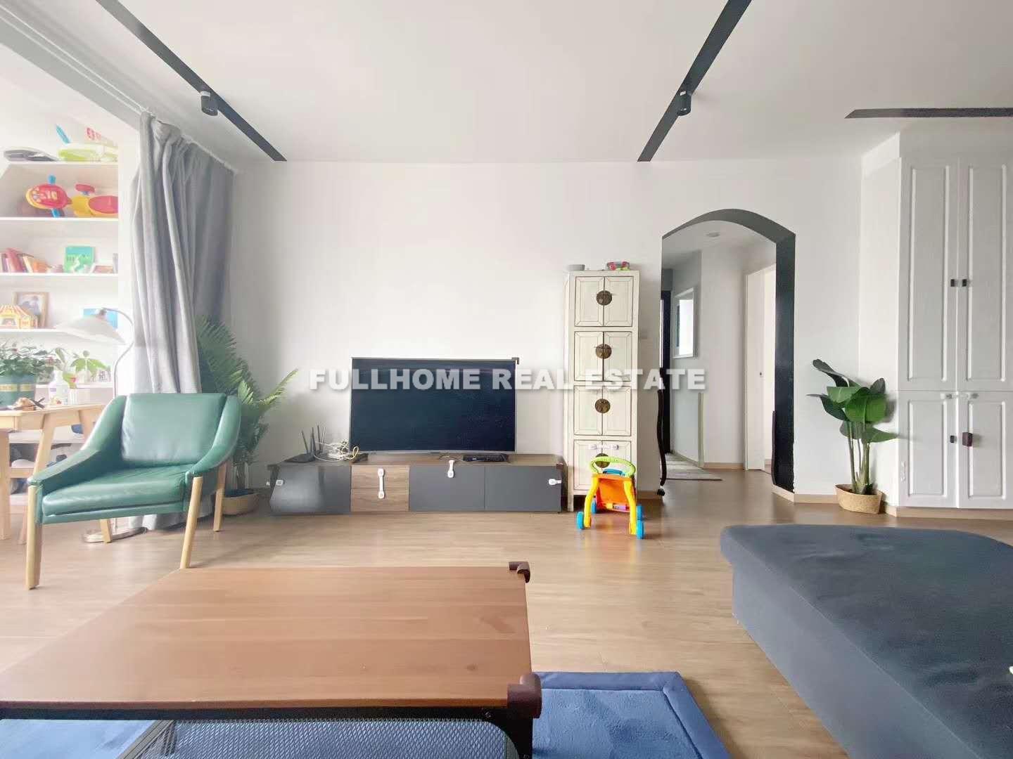 Same compound: Mingguang Mansion, 2 bedrooms in Shanghai
