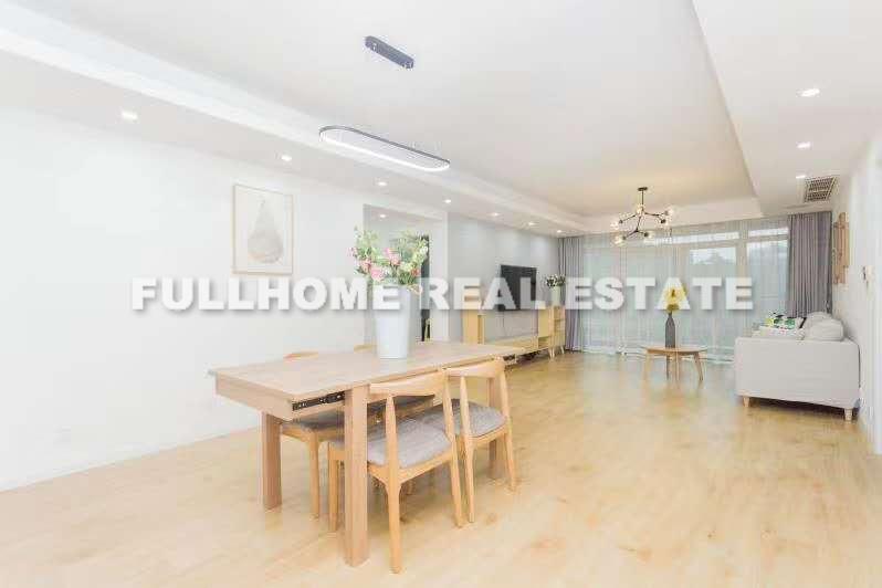 Oriental Manhattan - 3 bedroom apartment in Shanghai, Xujiahui, Downtown
