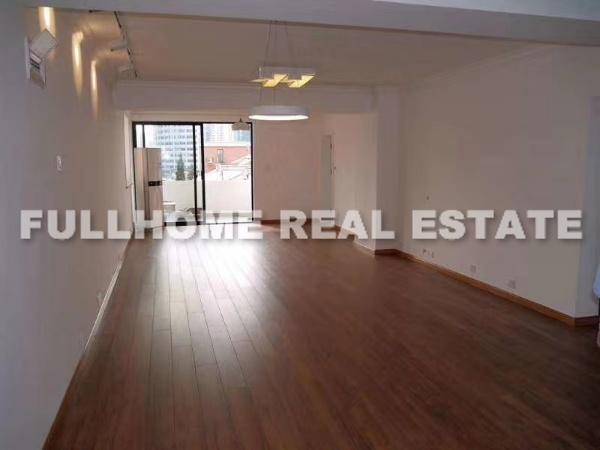 Same compound: Dade Apartment, 3 bedrooms in Shanghai