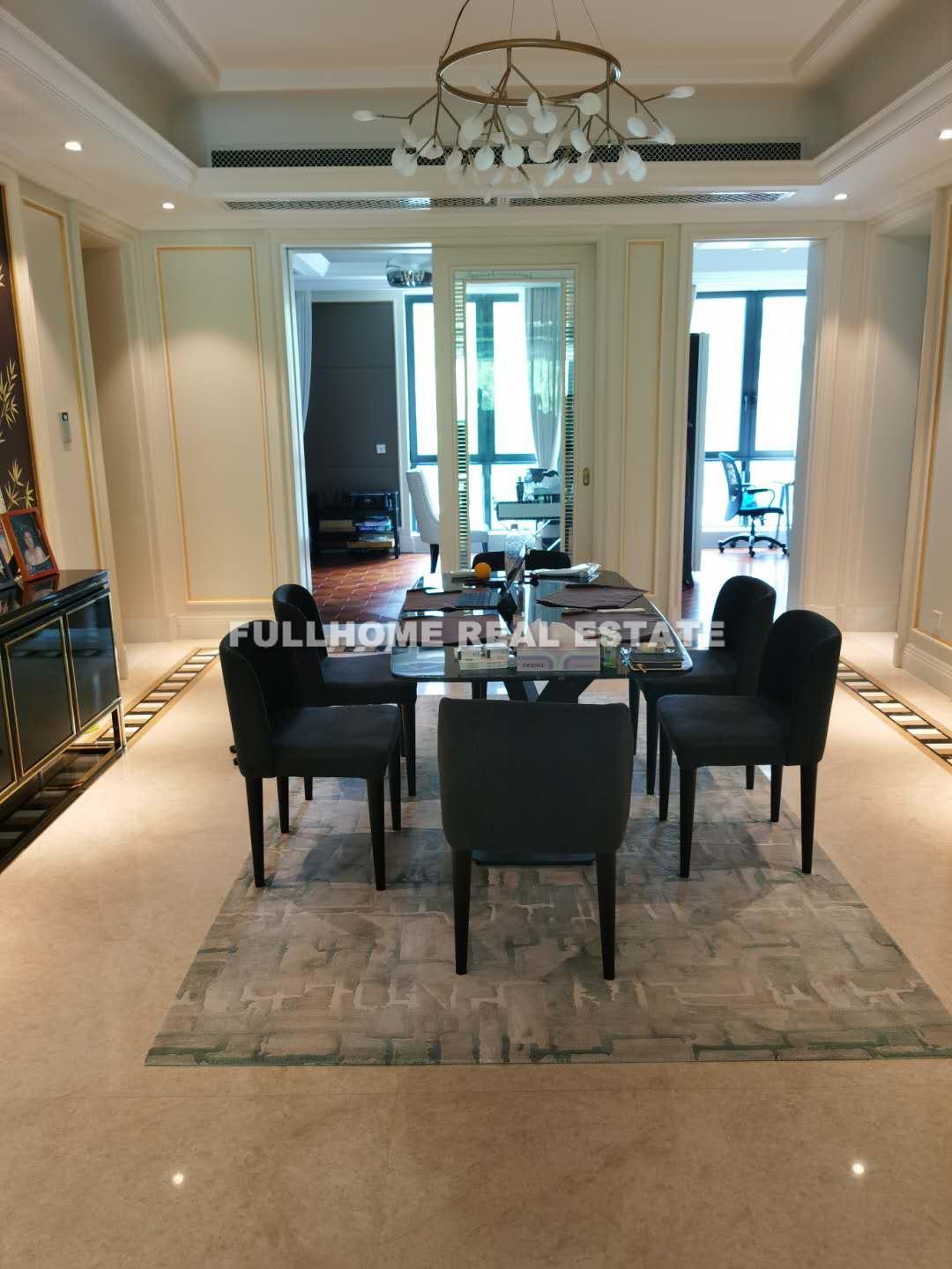 E18 - 5 bedroom apartment in Shanghai, Lujiazui, Pudong