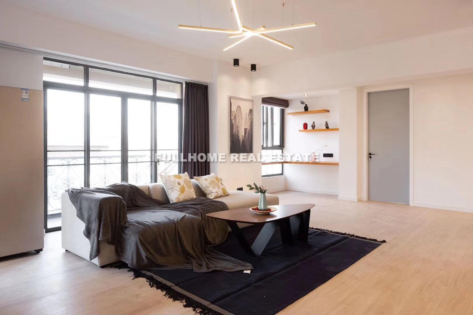 Same compound: Zi Xun Courtyard, 3 bedrooms in Shanghai