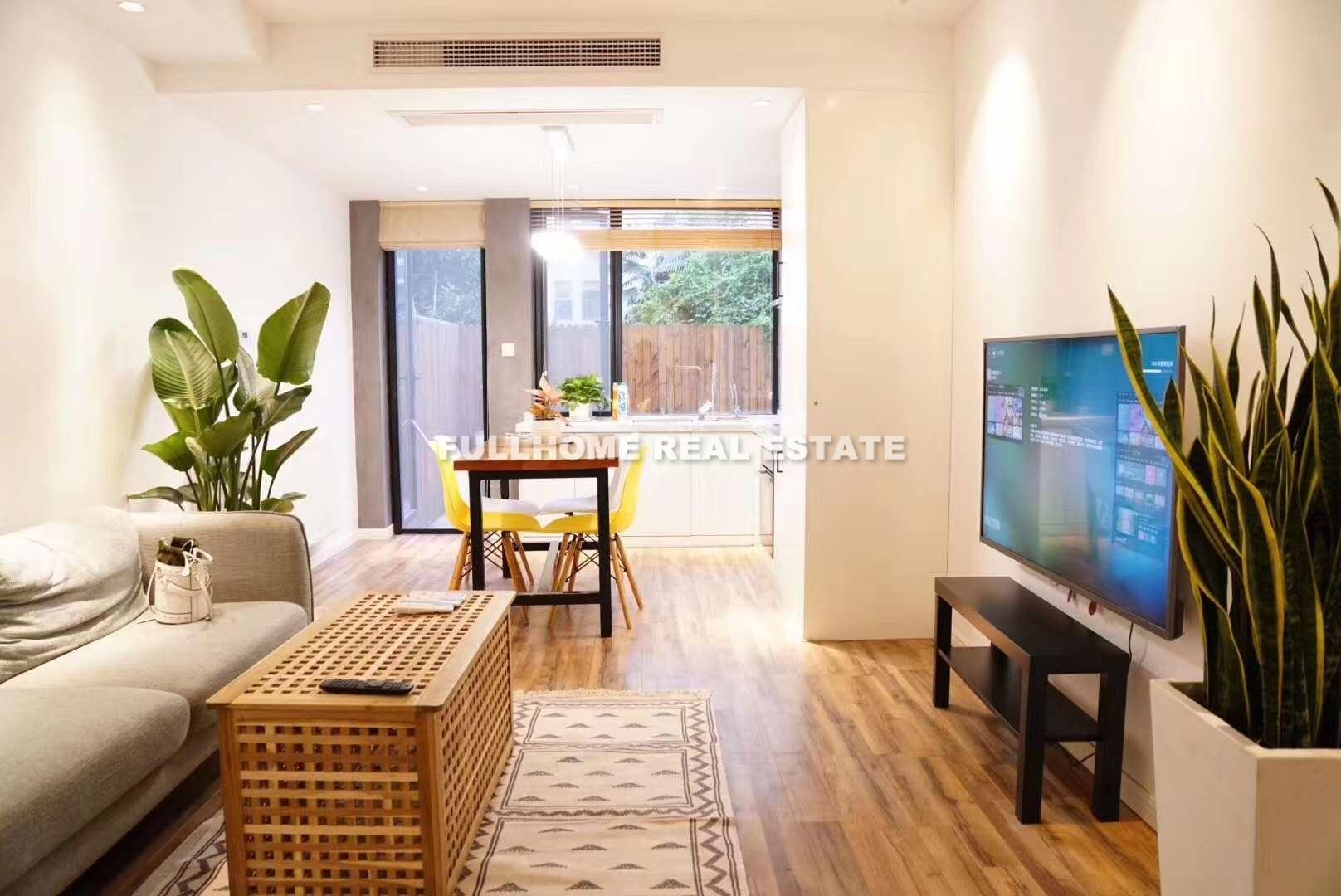 Same compound: Luoshan Garden, 3 bedrooms in Shanghai
