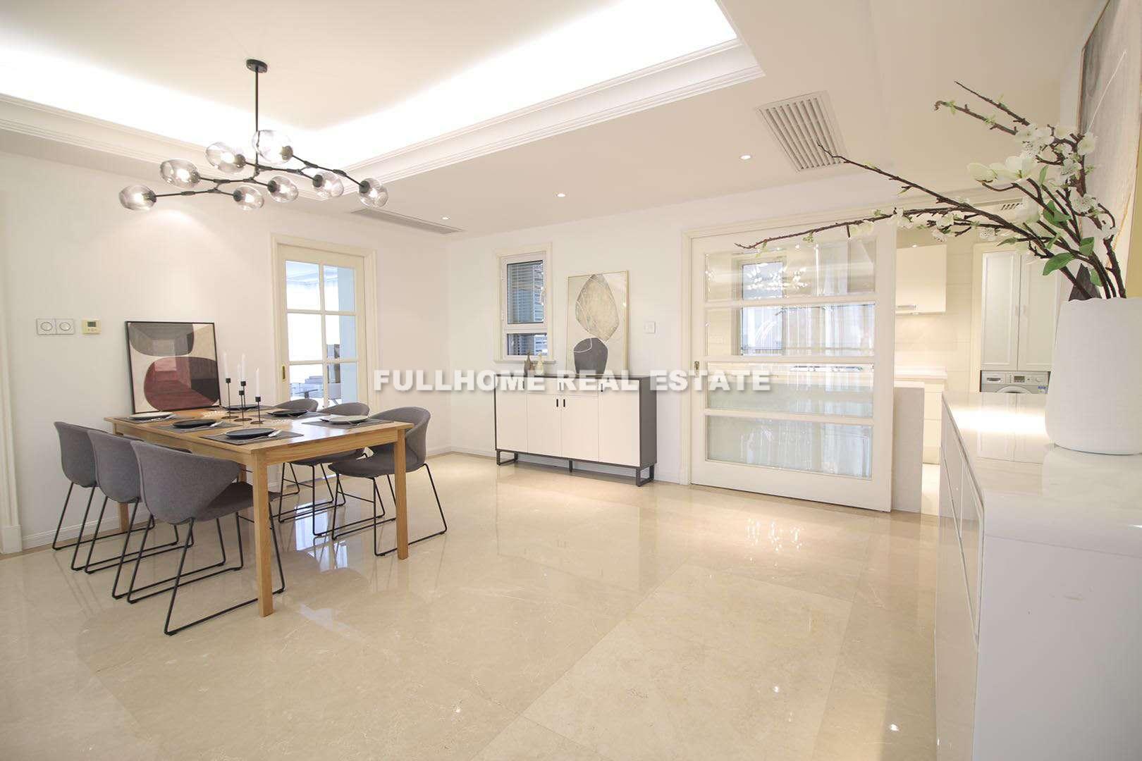 City Apartment - 4 bedroom apartment in Shanghai, FFC, Downtown