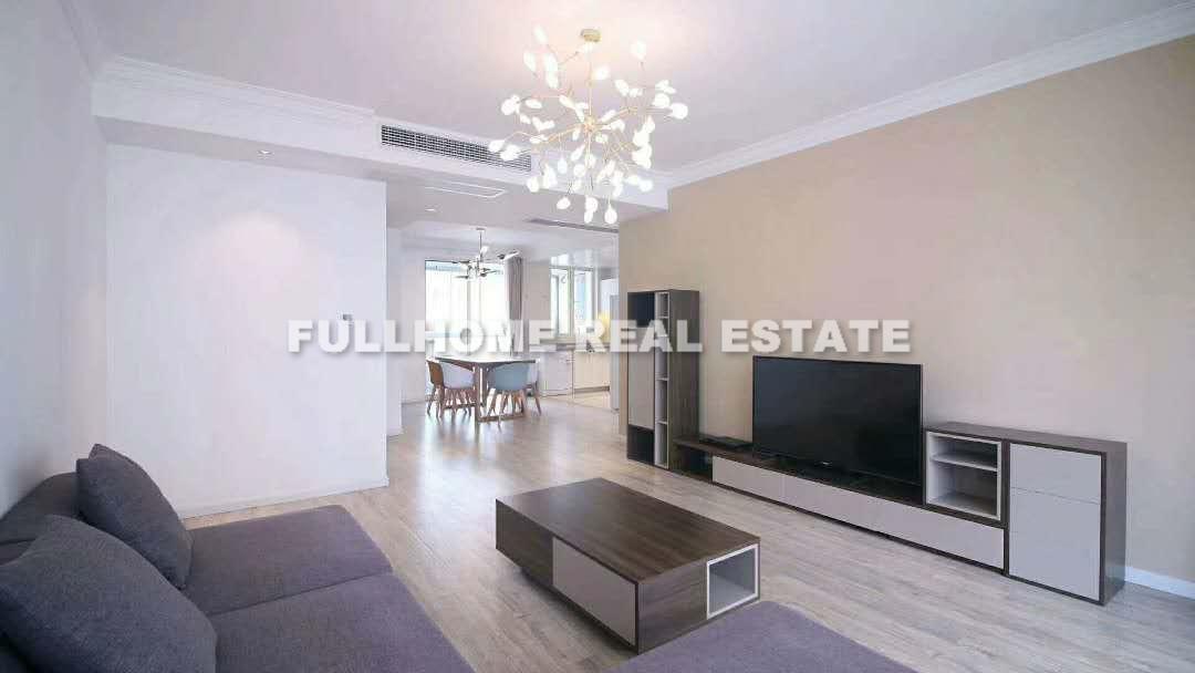 Top Of City - 3 bedroom apartment in Shanghai, People Square, Downtown