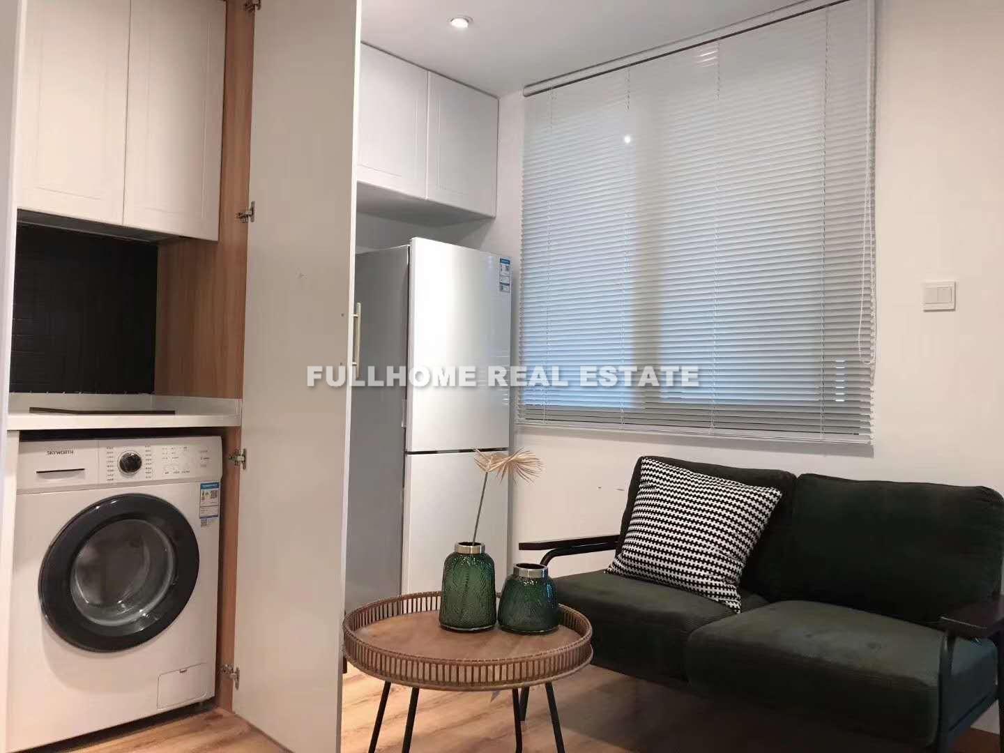 Huai Hai Mansion - 2 bedroom apartment in Shanghai, People Square, Downtown