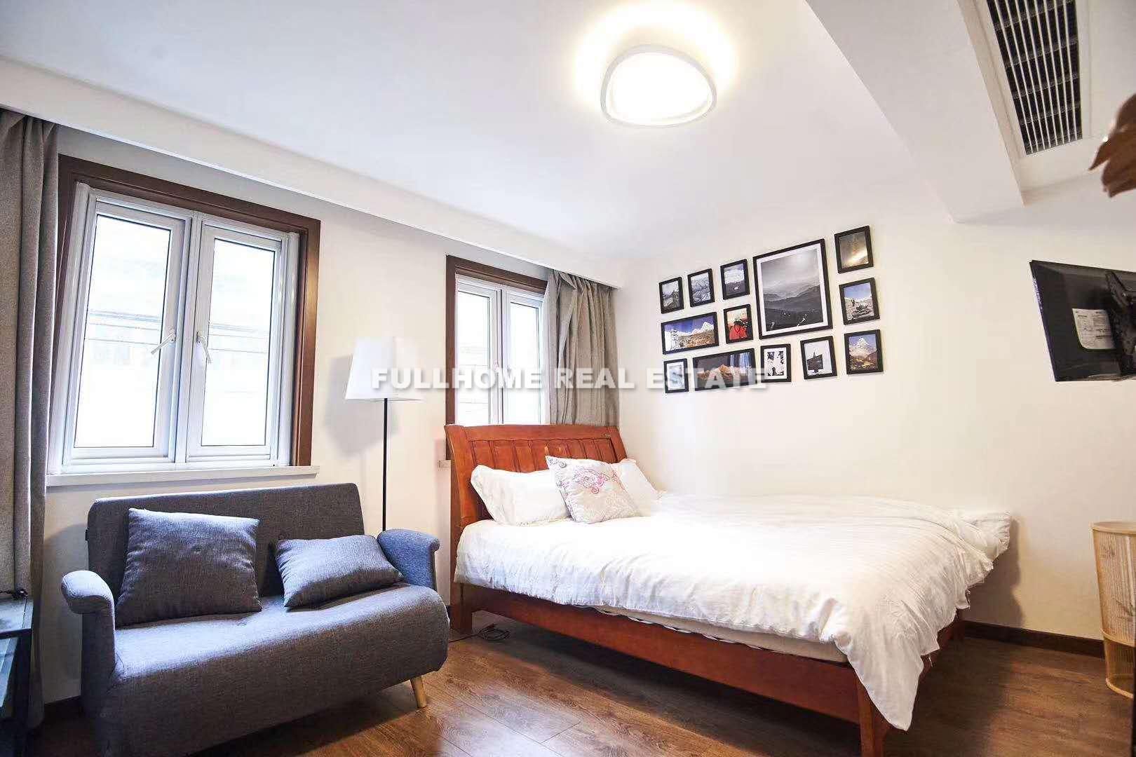 Lane 500-1200 Middle Yanan Road Old House - 4 bedroom apartment in Shanghai, Jing An, Downtown