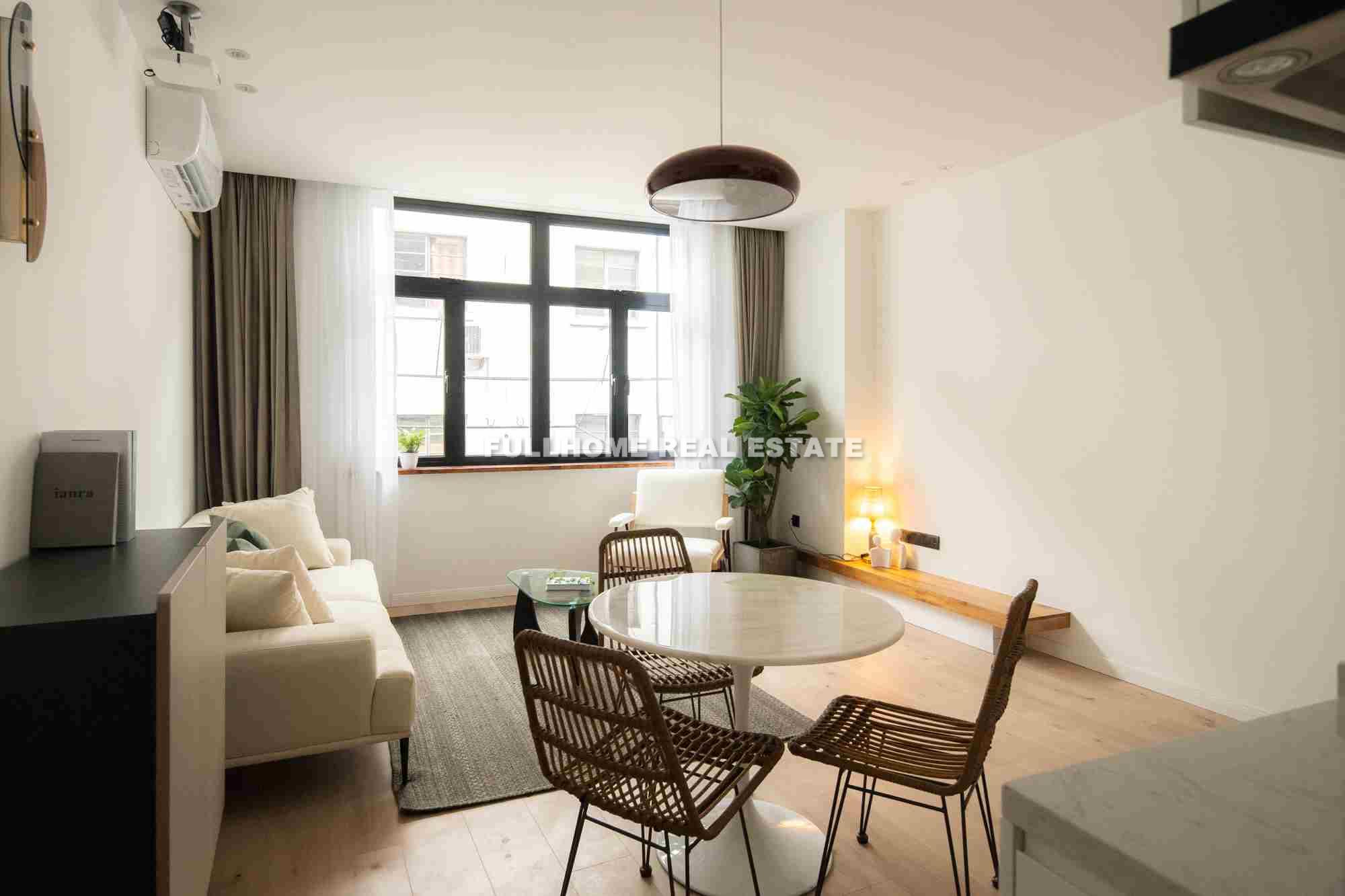 Lane 1-400 Taixing Road Old House - 2 bedroom apartment in Shanghai, Jing An, Downtown