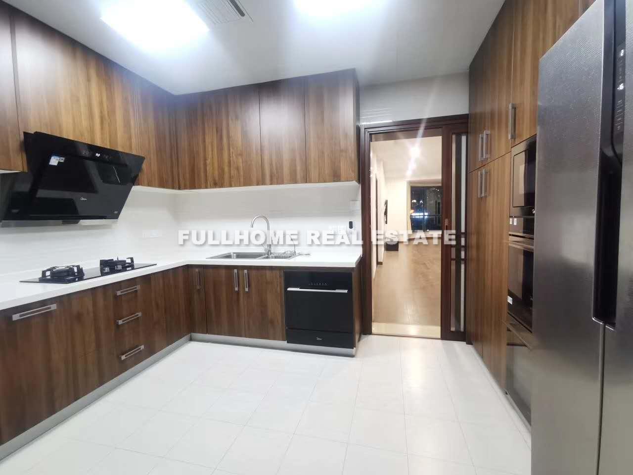 Same compound: Jiahua Riverside Garden, 3 bedrooms in Shanghai