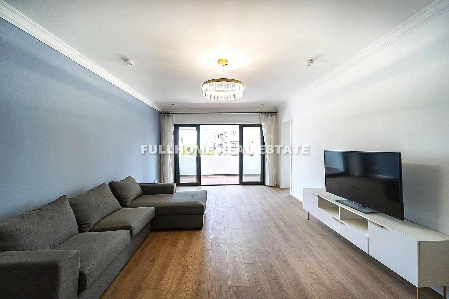 Shanghai Grand Plaza - 3 bedroom apartment in Shanghai, FFC, Downtown