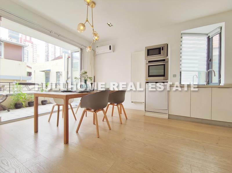 Lane1-500 Wuyuan Road Old House - 4 bedroom apartment in Shanghai, Xujiahui, Downtown