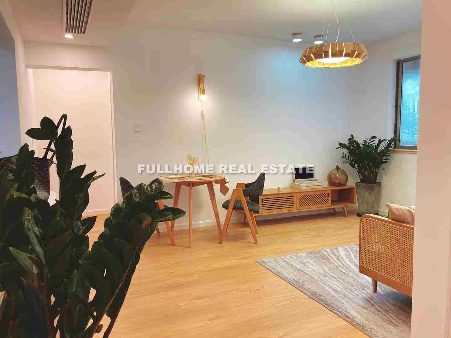 Same compound: Ruide Plaza(No. 9 Jiande Rd.), 2 bedrooms in Shanghai