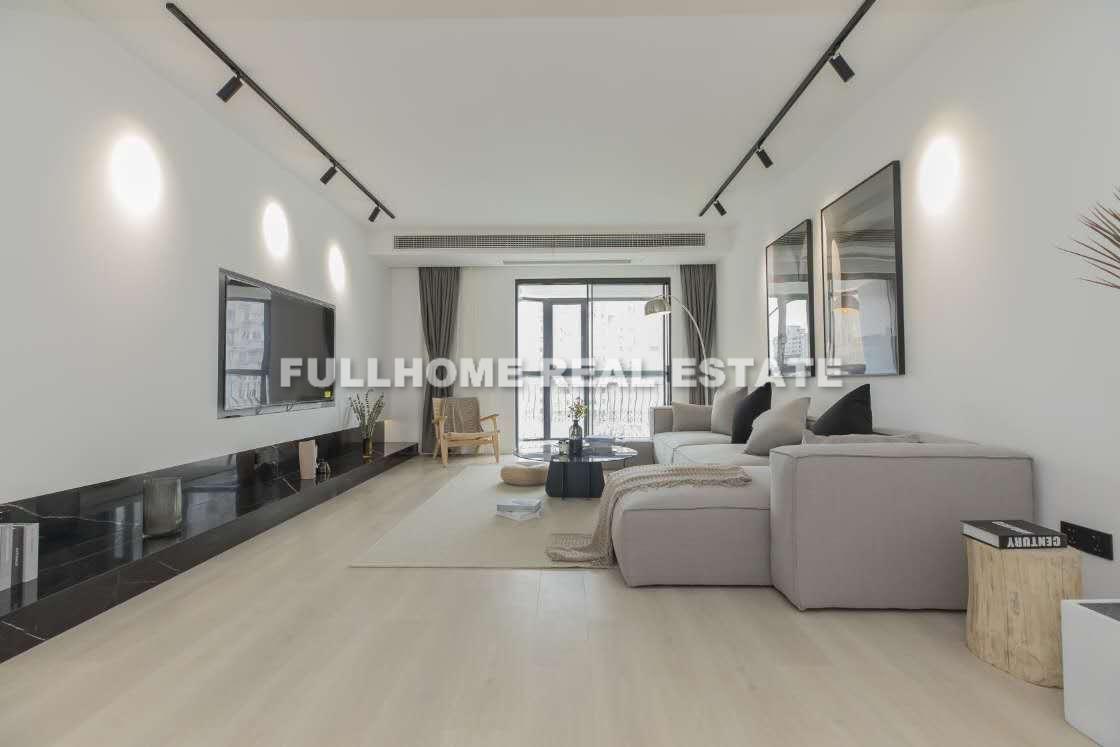 Zhongshan Apartment - 3 bedroom apartment in Shanghai, Zhongshan Park, Downtown