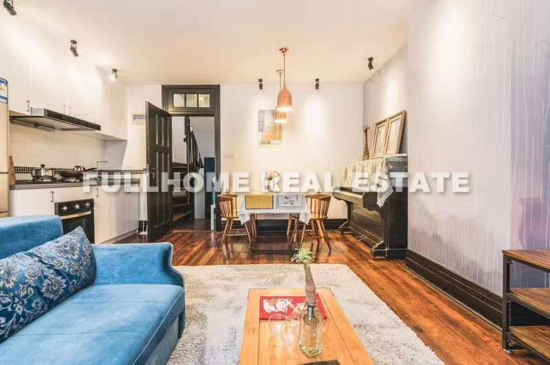 Lane 1-1200 Huashan Road Old House - 2 bedroom apartment in Shanghai, Xujiahui, Downtown