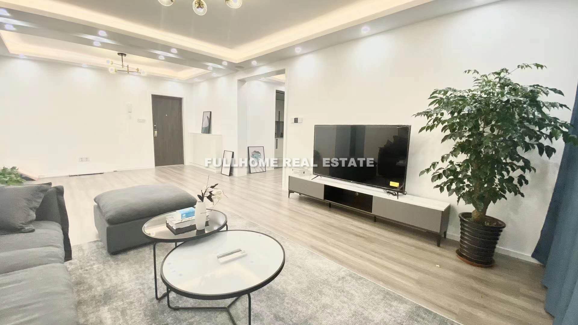 Yueda Garden - 3 bedroom apartment in Shanghai, Zhongshan Park, Downtown