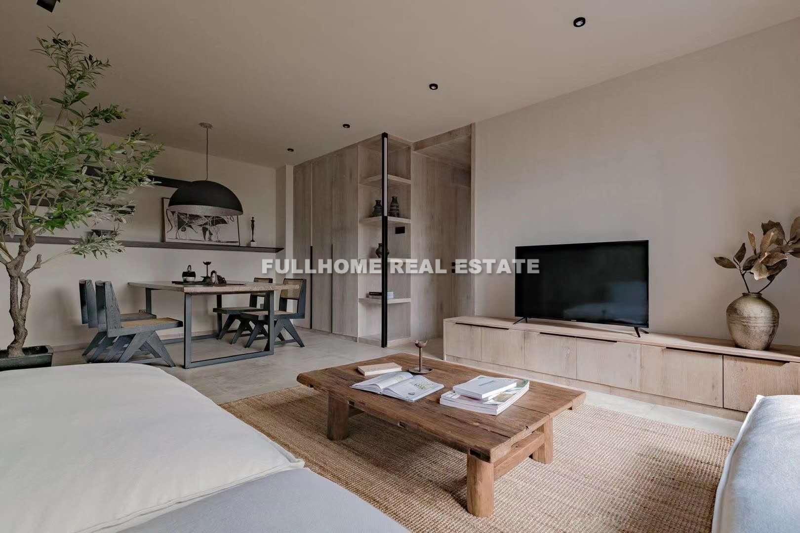 Same compound: Yan Dang Building, 2 bedrooms in Shanghai
