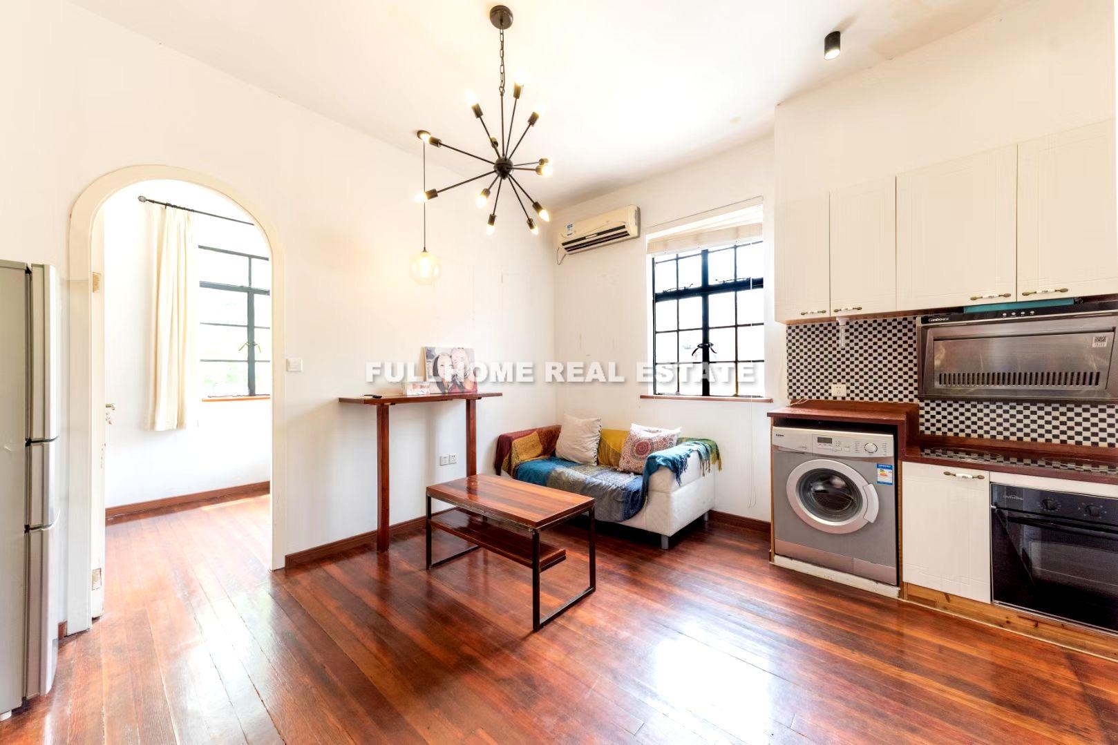 Lane 200-500 South Xiang Yang Road Old House - 1 bedroom apartment in Shanghai, Downtown, Downtown