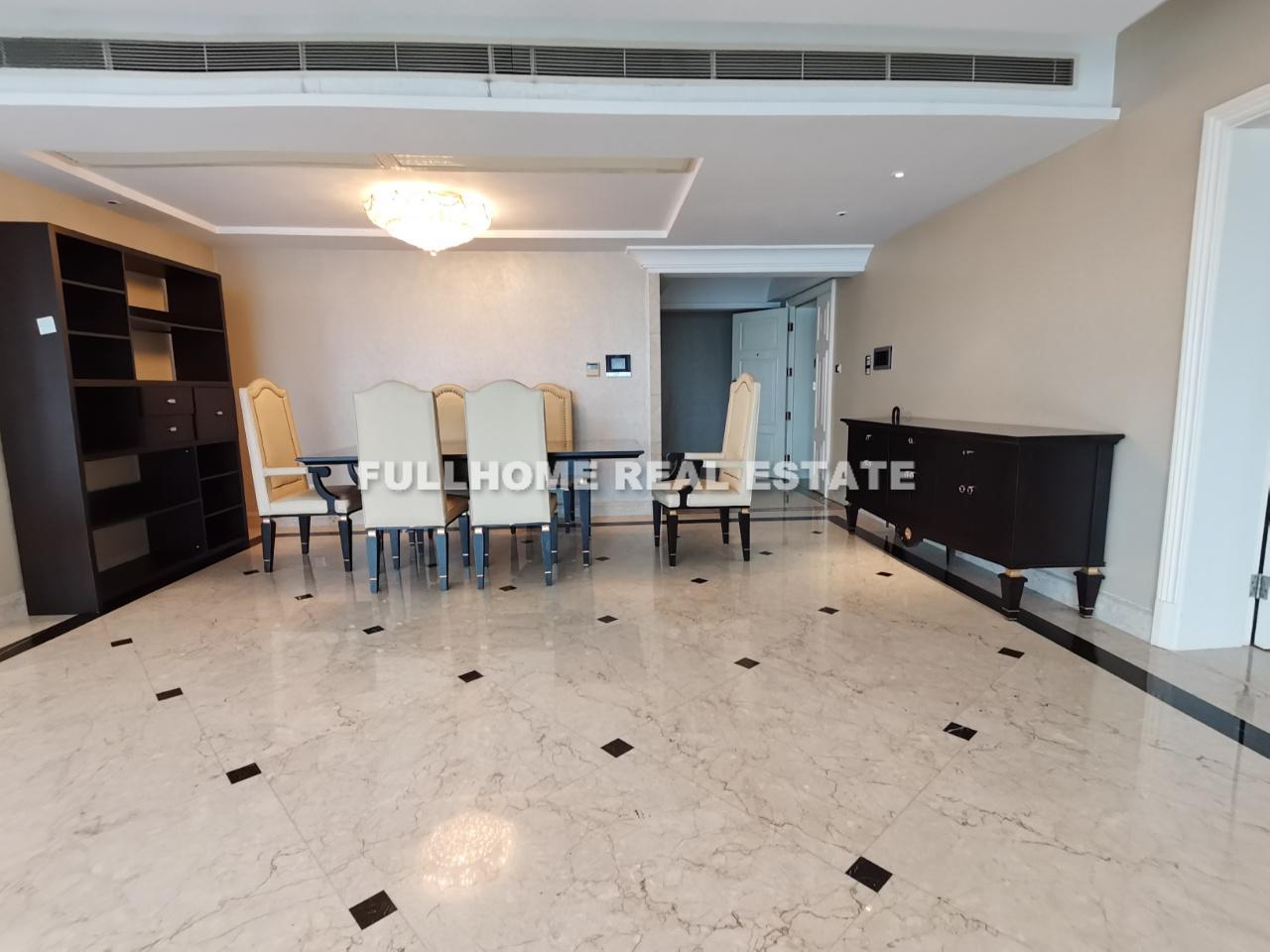 Shimao Riviera Garden - 4 bedroom apartment in Shanghai, Lujiazui, Pudong