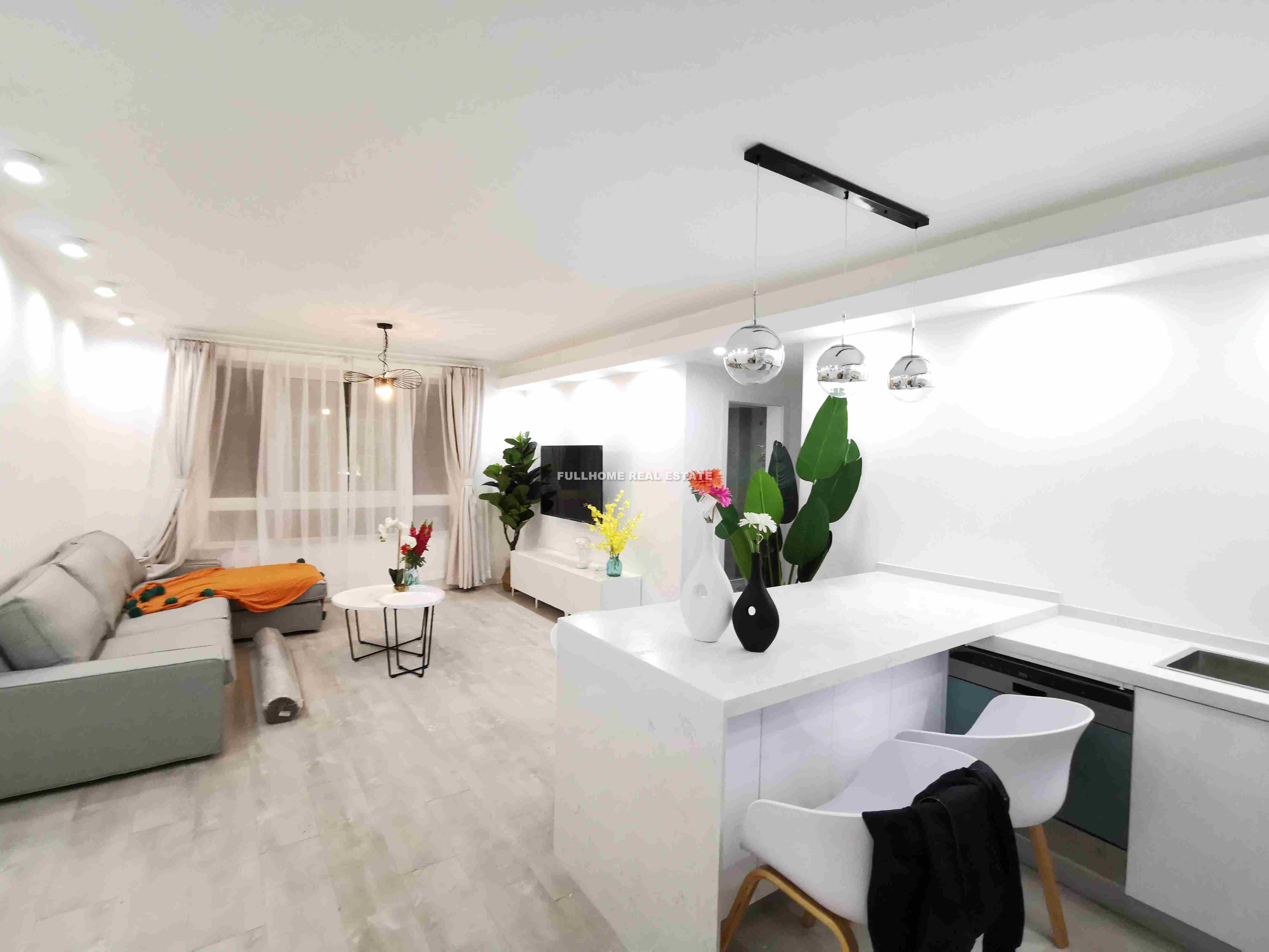 Hongtai Apartment - 4 bedroom apartment in Shanghai, People Square, Downtown