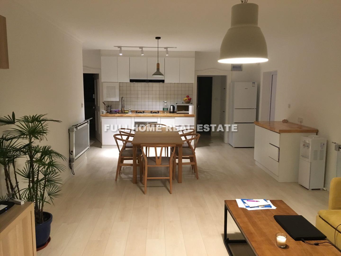 Same compound: Baoli Apartment, 3 bedrooms in Shanghai