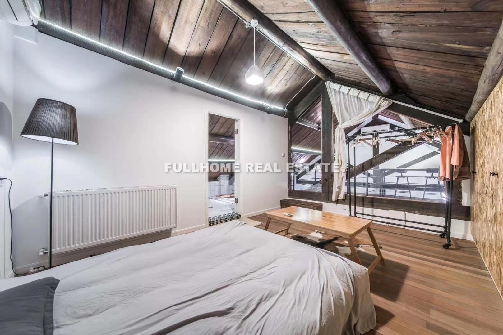 Lane 500-1200 Middle Yanan Road Old House - 3 bedroom apartment in Shanghai, Jing An, Downtown