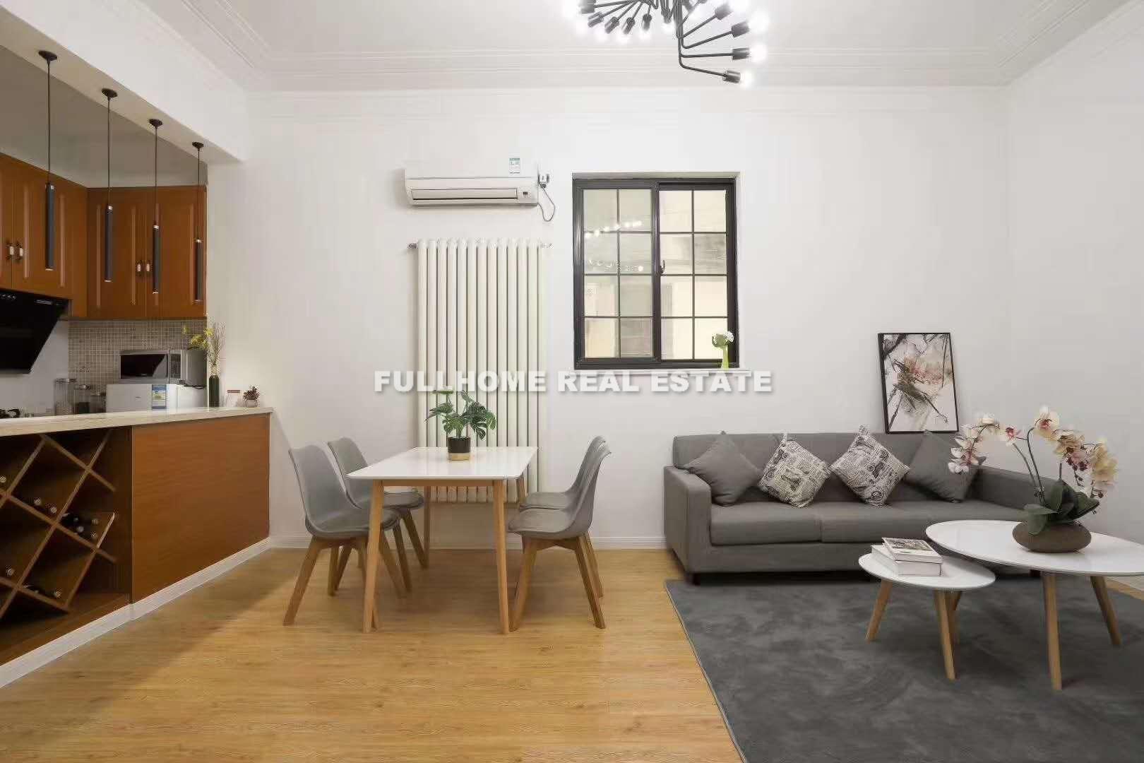 Lane1-500 Wuyuan Road Old House - 2 bedroom apartment in Shanghai, Xujiahui, Downtown