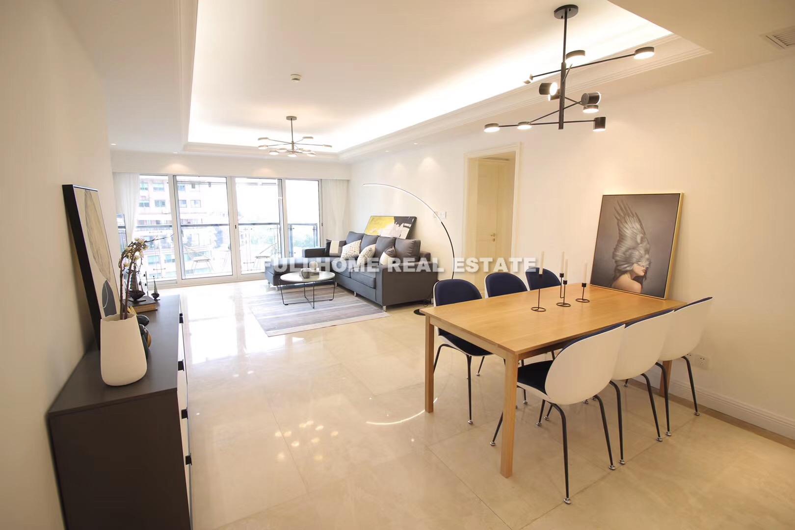City Apartment - 3 bedroom apartment in Shanghai, FFC, Downtown