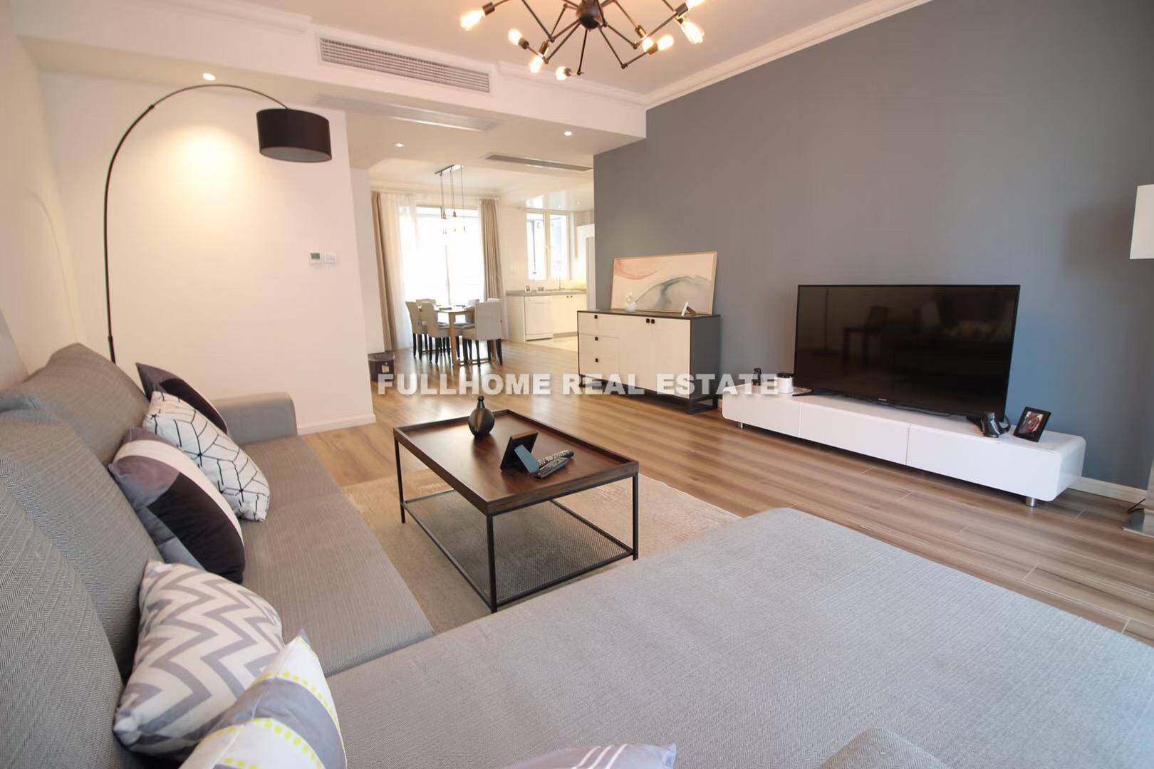 Top Of City - 3 bedroom apartment in Shanghai, People Square, Downtown