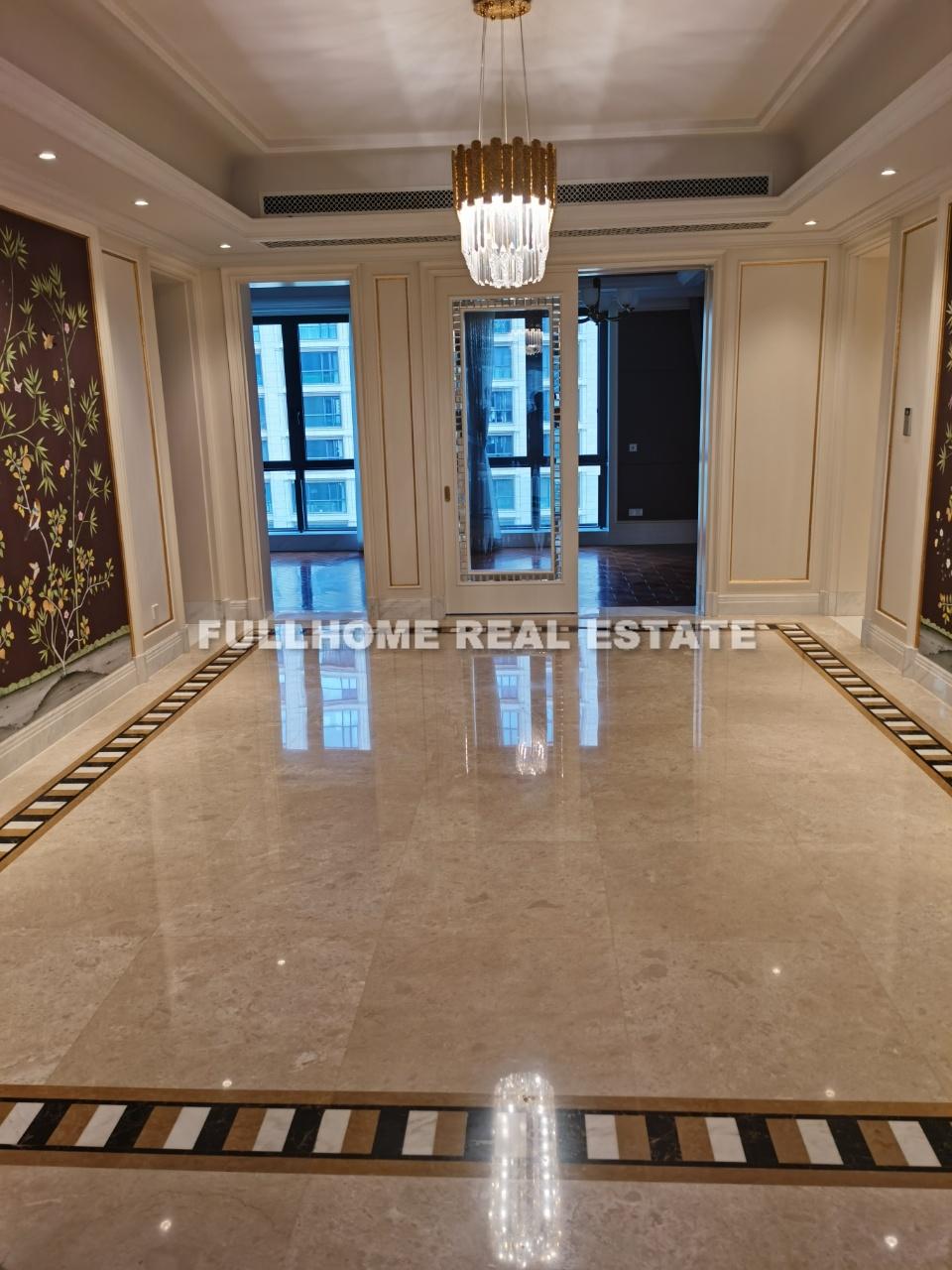 E18 - 4 bedroom apartment in Shanghai, Lujiazui, Pudong