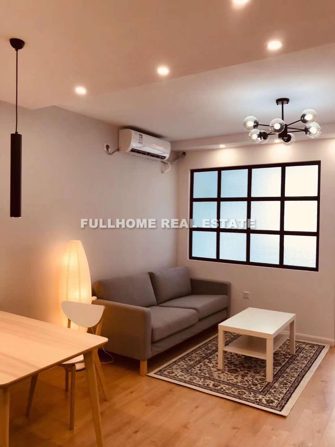 Lane 1-400 Julu Road Old House	 - 1 bedroom apartment in Shanghai, Downtown, Downtown