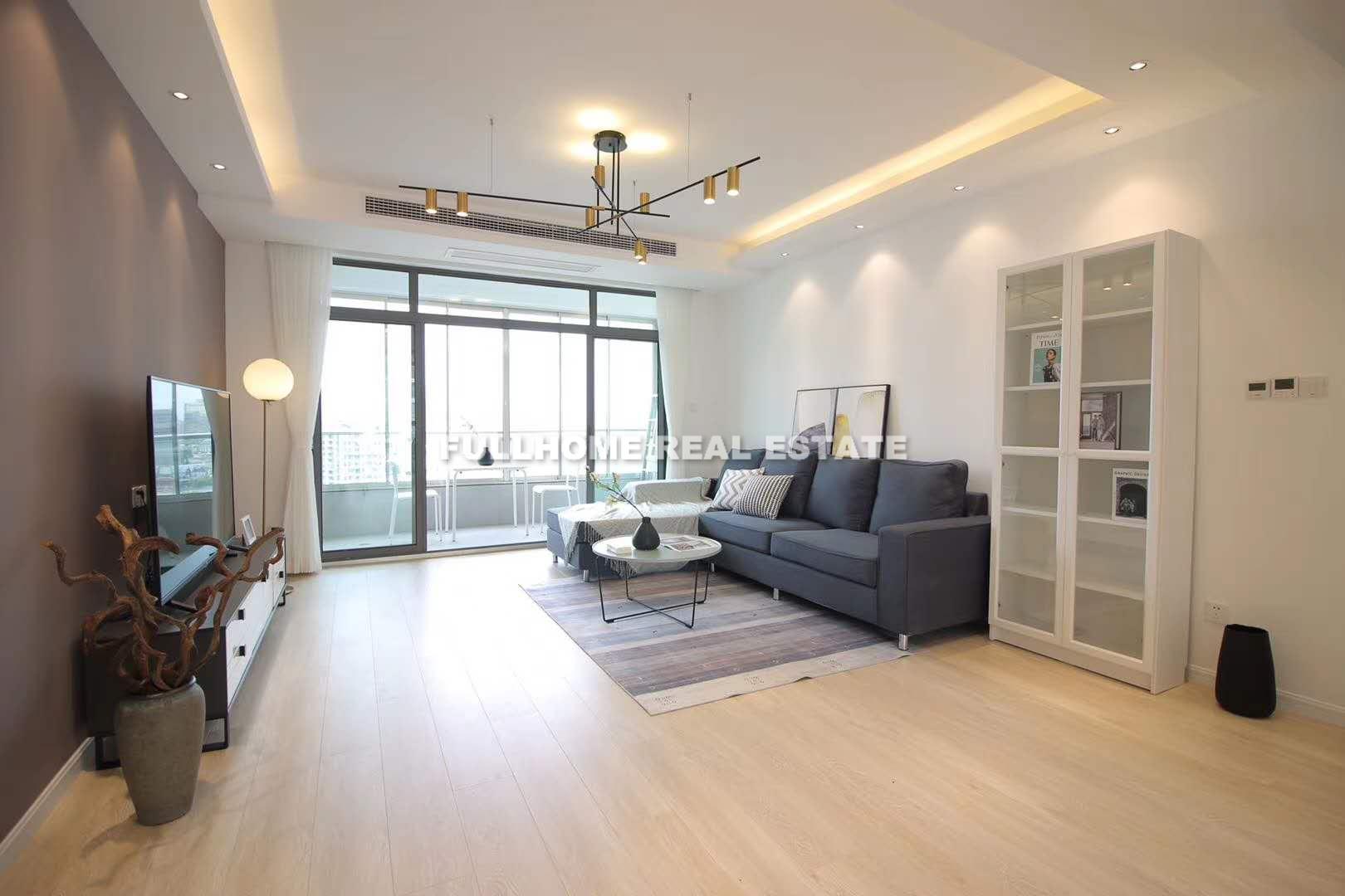 Top Of City - 3 bedroom apartment in Shanghai, People Square, Downtown