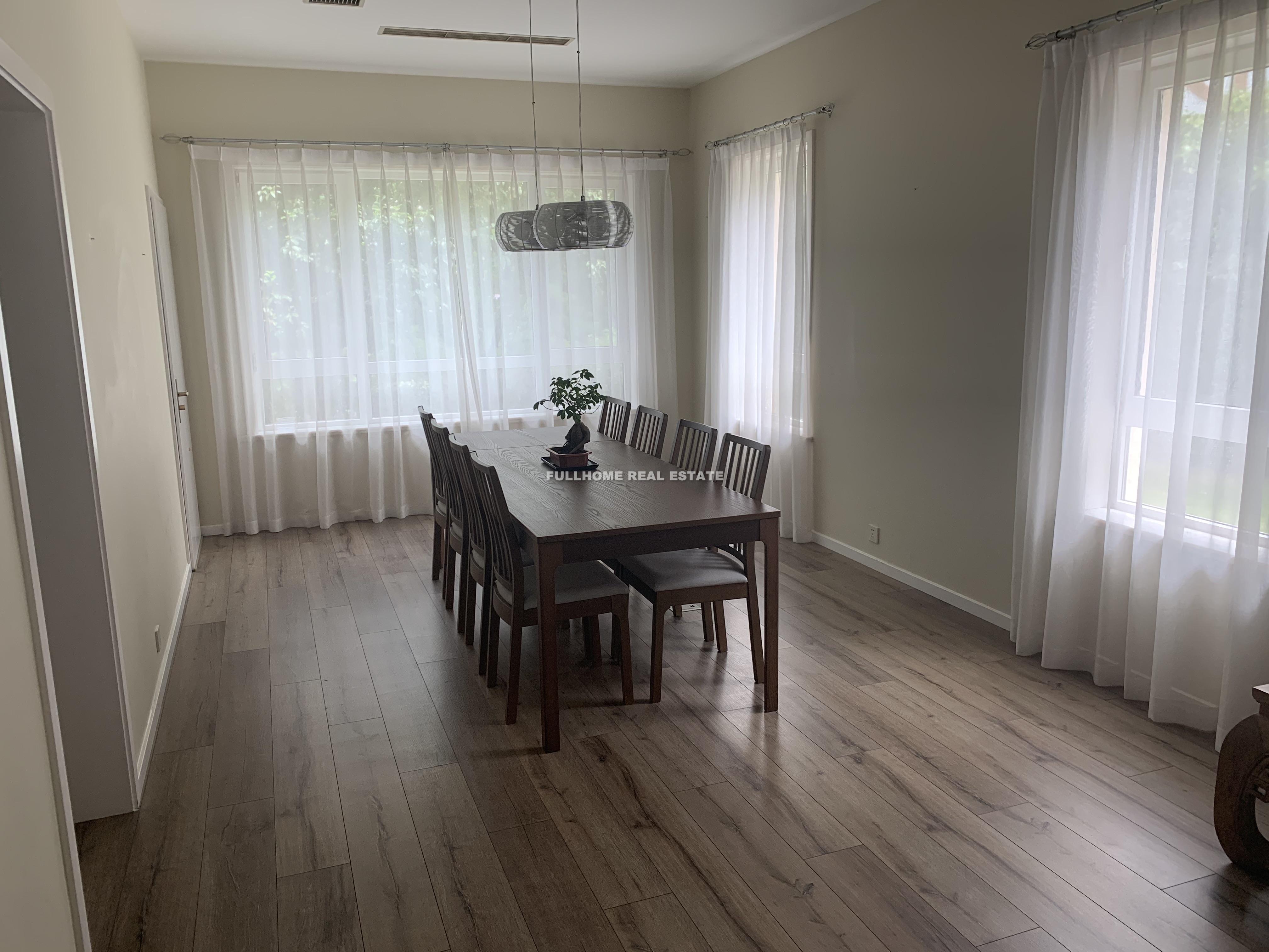 Violet Country Villa - 6 bedroom apartment in Shanghai, Qingpu, Suburb
