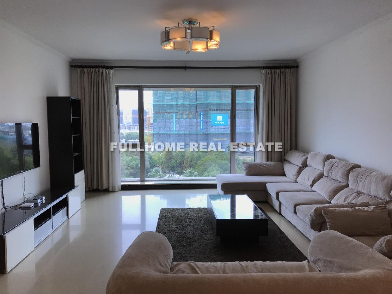 Shimao Riviera Garden - 3 bedroom apartment in Shanghai, Lujiazui, Pudong