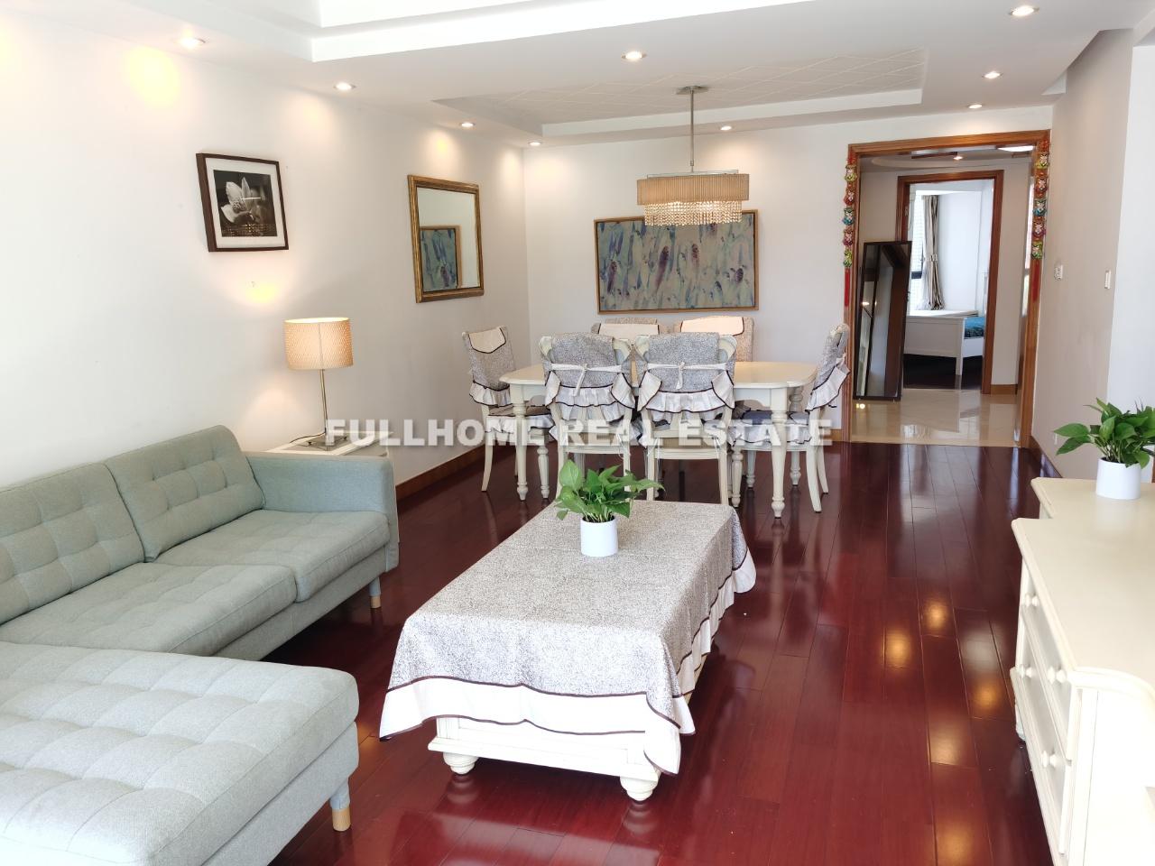 Lei Shing International Plaza - 3 bedroom apartment in Shanghai, Downtown, Downtown