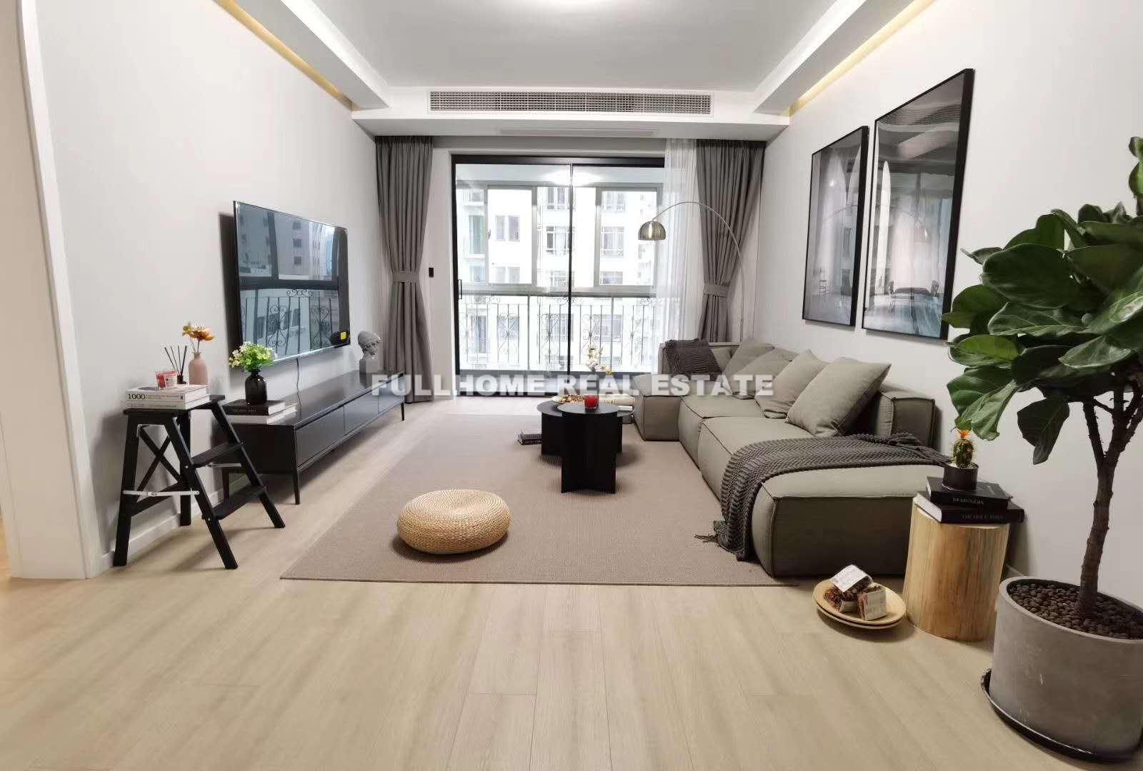 Louis Triumph Palace - 3 bedroom apartment in Shanghai, Zhongshan Park, Downtown