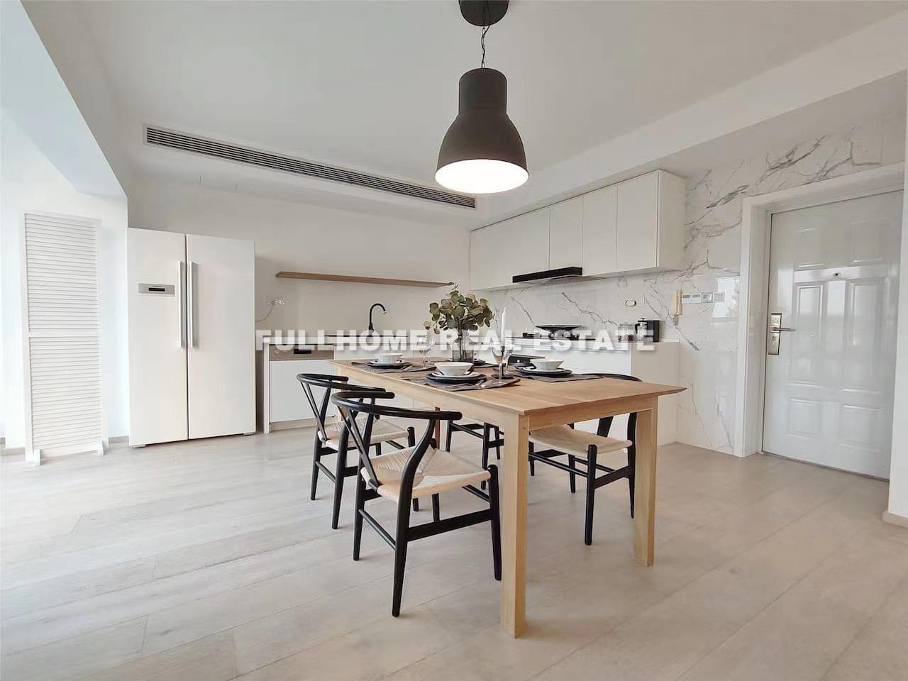 Huashan Garden - 3 bedroom apartment in Shanghai, Xujiahui, Downtown
