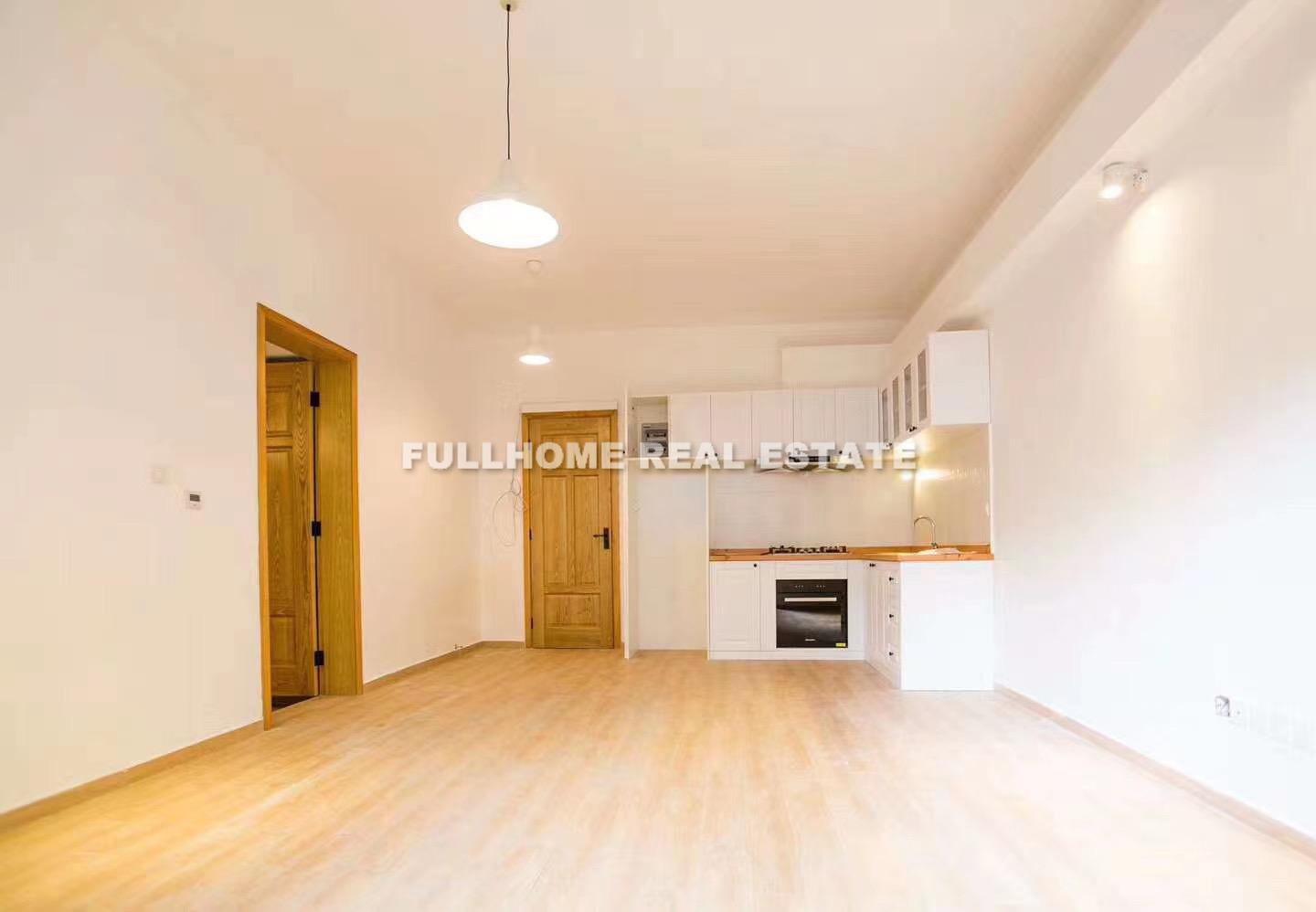 Lane 1-500 Wukang Road Old House - 3 bedroom apartment in Shanghai, Downtown, Downtown
