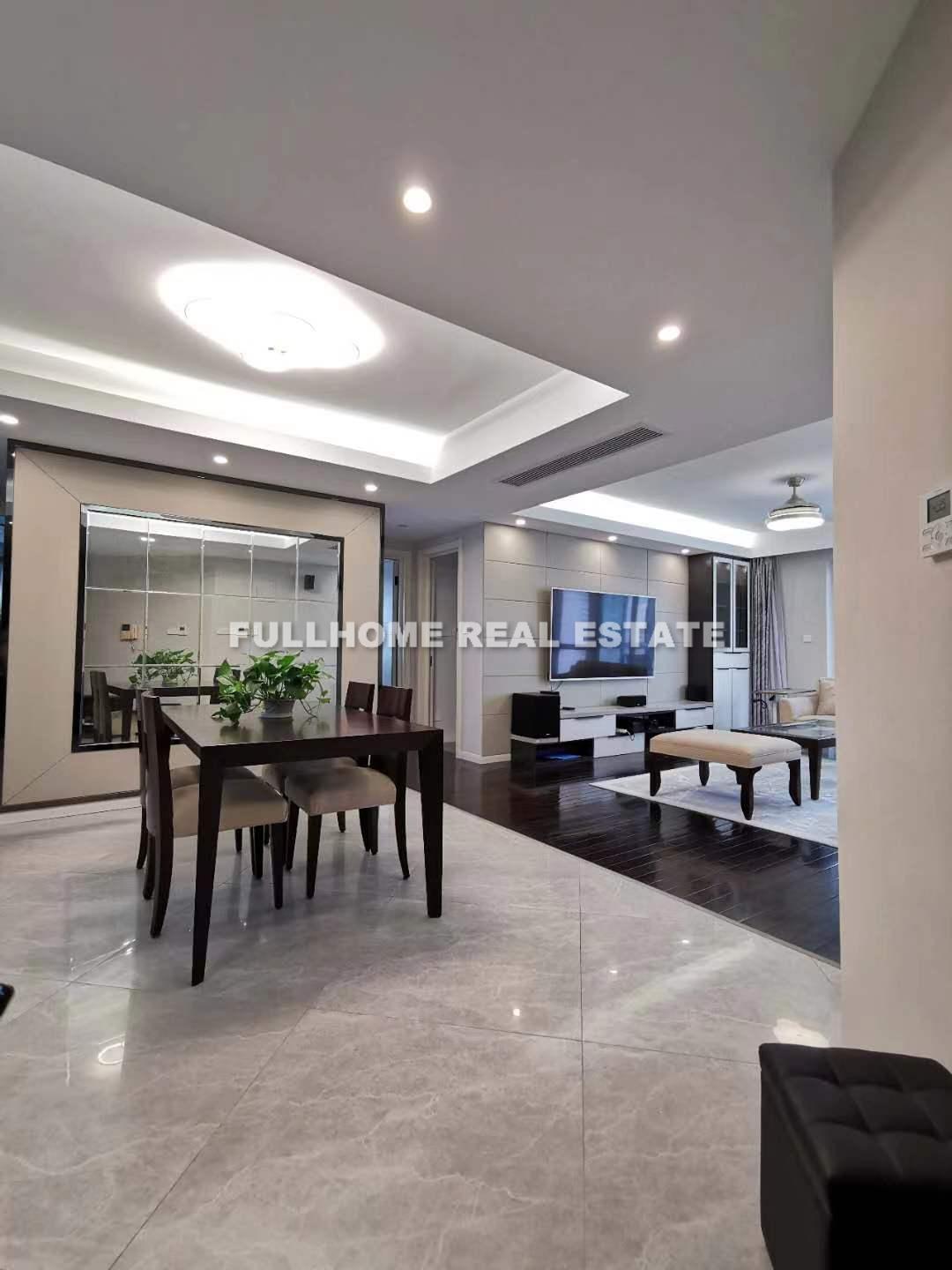Same compound: Changfa Apartment, 3 bedrooms in Shanghai