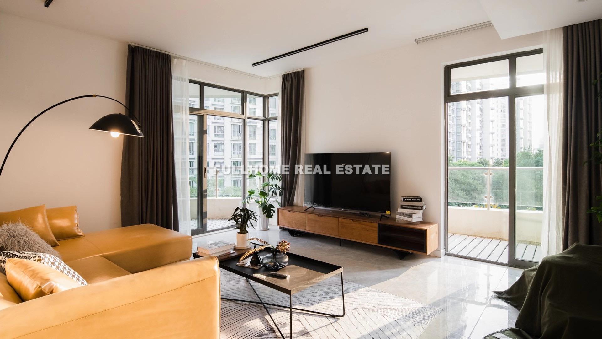 Top Of City - 4 bedroom apartment in Shanghai, People Square, Downtown